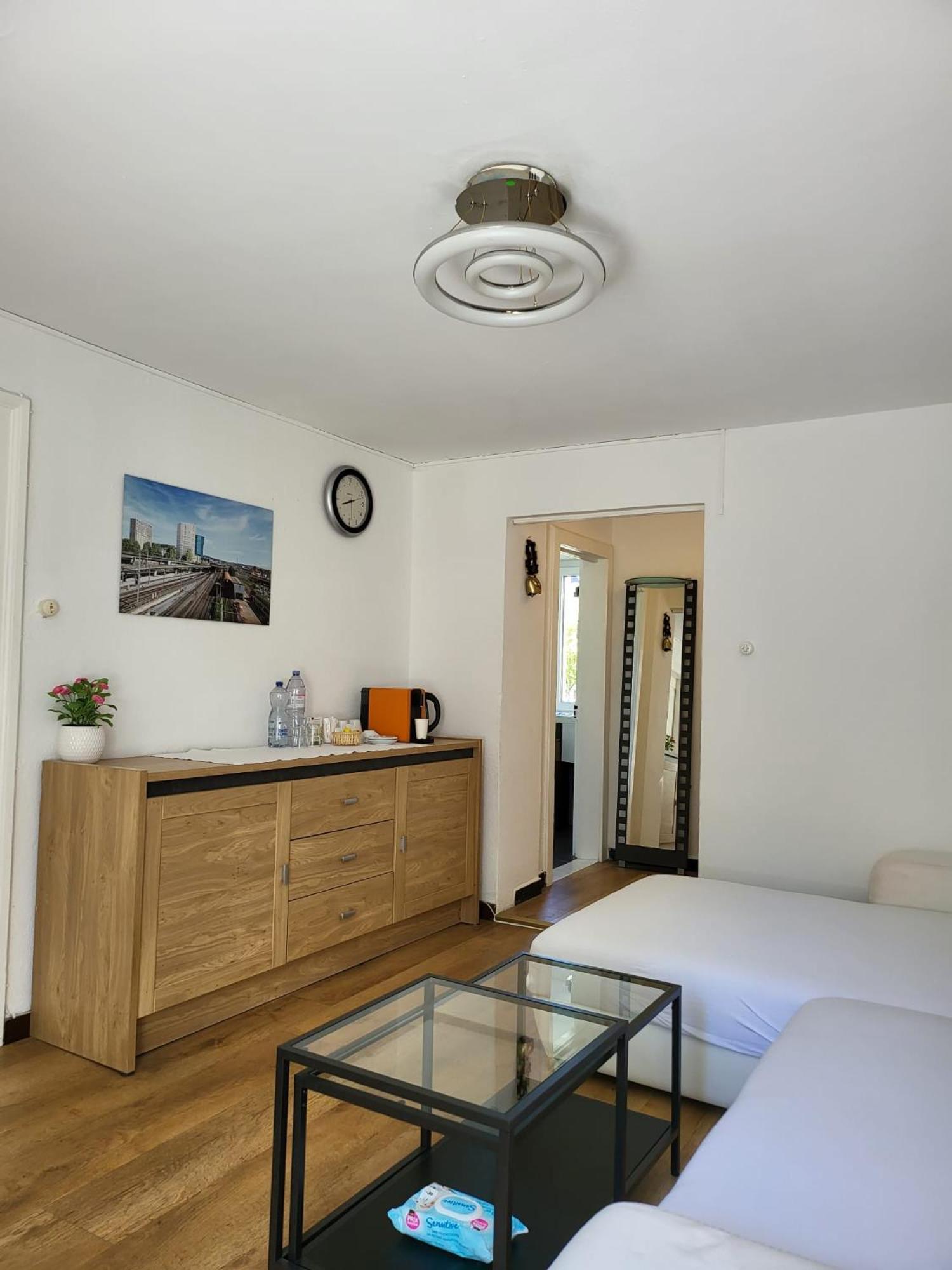 Bastis Central Guesthouse Lucerne City Ngoại thất bức ảnh