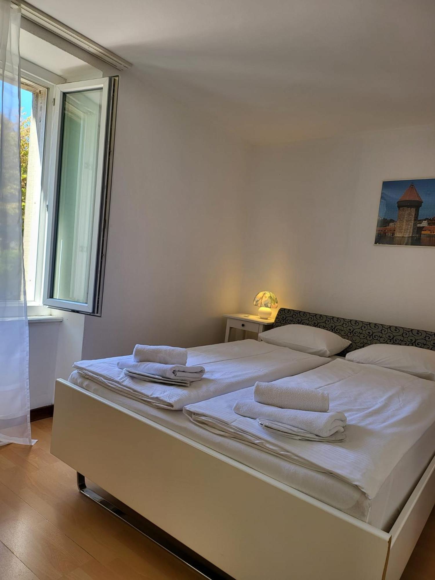 Bastis Central Guesthouse Lucerne City Ngoại thất bức ảnh