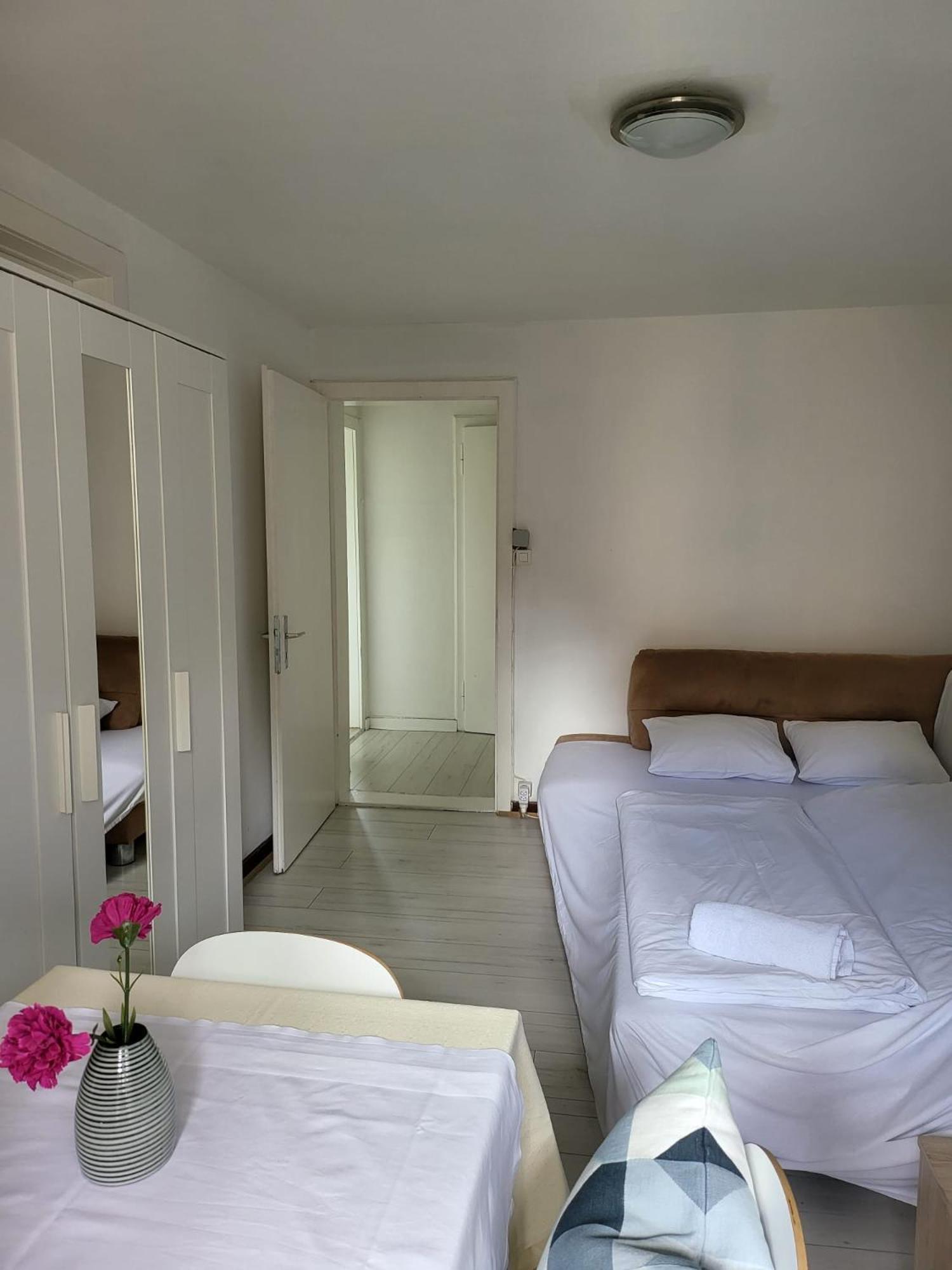 Bastis Central Guesthouse Lucerne City Ngoại thất bức ảnh